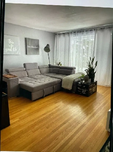 A louer 5 et Demi Boisbriand haut Duplex Image# 1