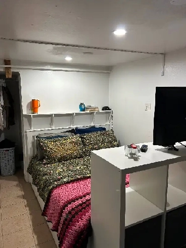 Private room for rent on Dalhousie campus Image# 1