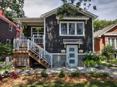 Main floor of bright downtown duplex, 2 bed plus den, 1.5 baths Image# 1