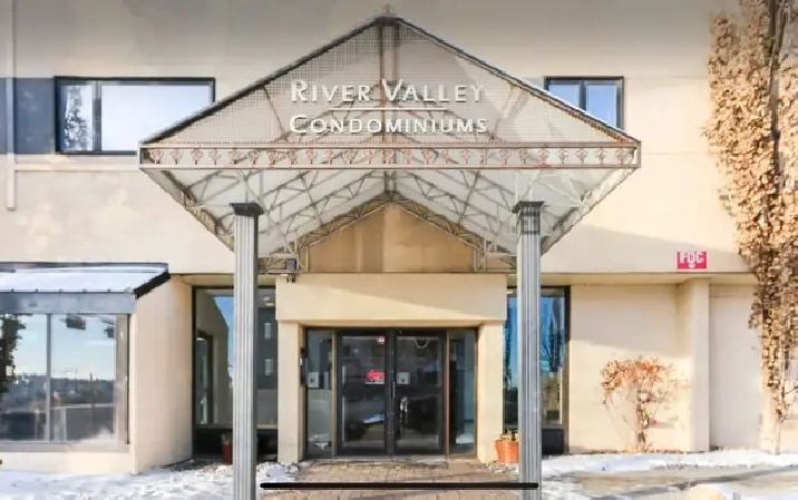 Short term Bachelor Suite Location Location! River Valley Downt in Edmonton,AB - Short Term Rentals