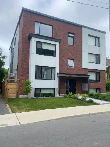 Private room to sublet near Ottawa U Image# 1