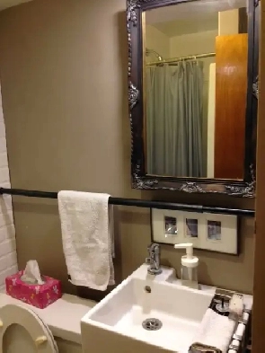 Room for rent  March 31st.  5 min. to queensway-westboro/carling Image# 1