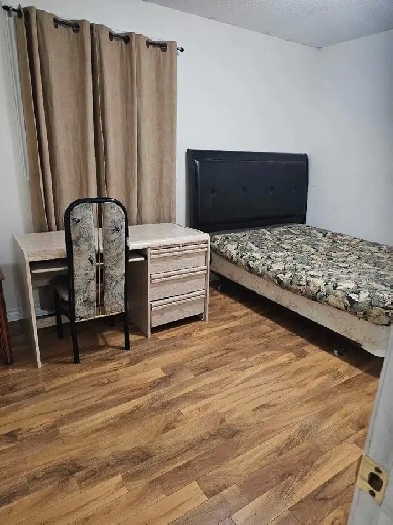 $625 ROOM FOR RENT WALKING DISTANCE TO CARLETON UNIVERSITY