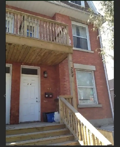 Walk to OU, 5 bedroom semi house looking for May 1st students Image# 1