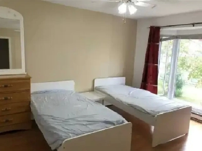 ROOM FOR RENT IN BARRHAVEN Image# 1