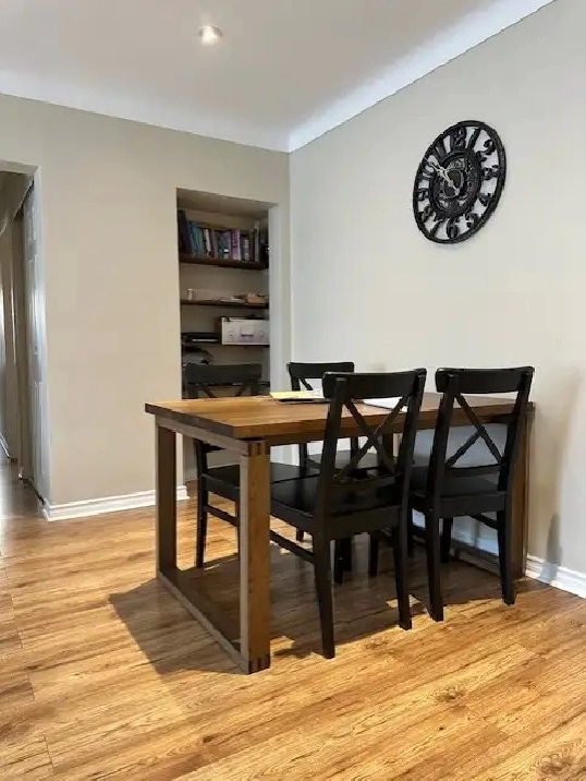 CENTRALLY LOCATED TWO BEDROOM APARTMENT WITH PARKING APRIL 2025 in Ottawa,ON - Apartments & Condos for Rent