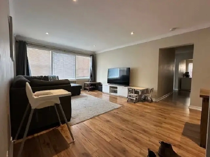 Two Bedroom Apartment Central Location With Parking - April 2025 in Ottawa,ON - Apartments & Condos for Rent