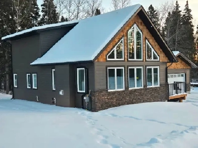 Cabin At McPhee Lake Image# 2