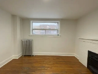1 Bedroom   Den - Corso Italia Area  March 15 or April 1 Image# 1