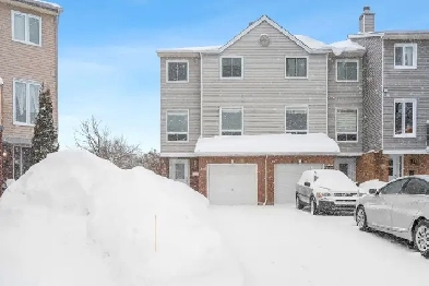 Simply the best! Grand end unit home with large lot!