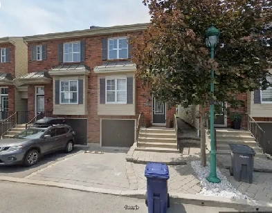 Maison de ville a louer a Laval Image# 1