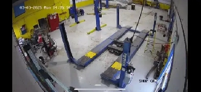 Mechanic shop and used car sales for rental Image# 1