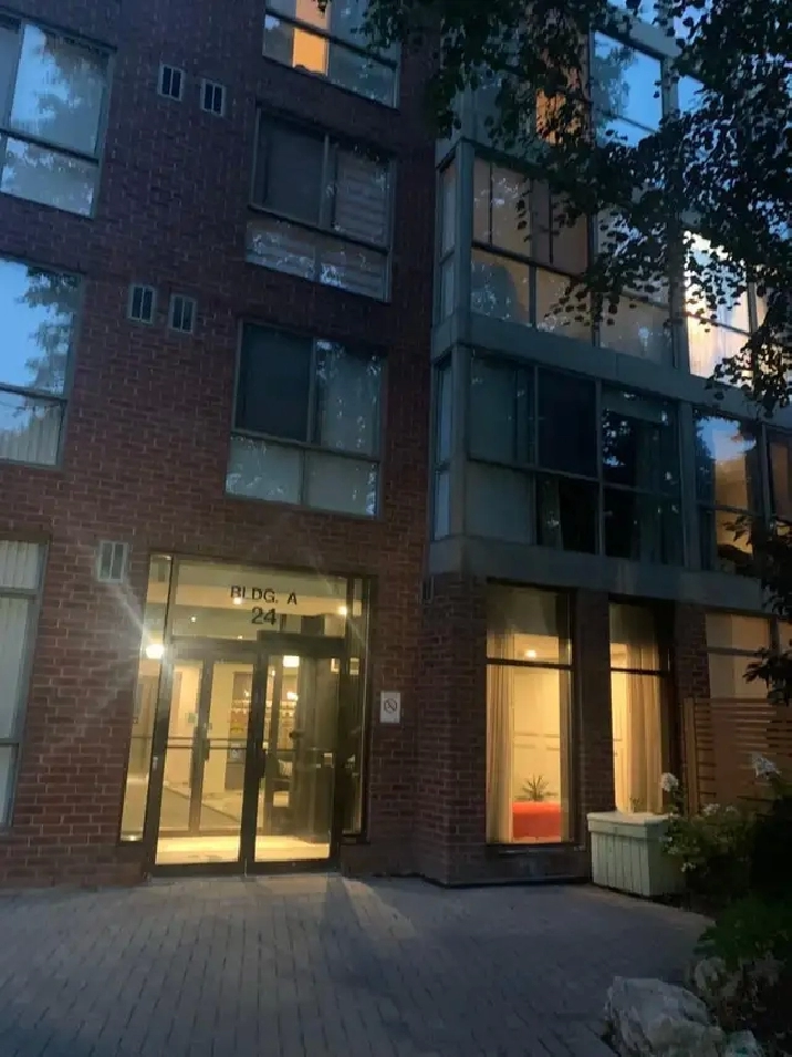 Looking for a Male Roommate! in City of Toronto,ON - Room Rentals & Roommates