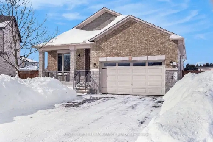 Fairly Priced For Sale In Russell in Ottawa,ON - Houses for Sale