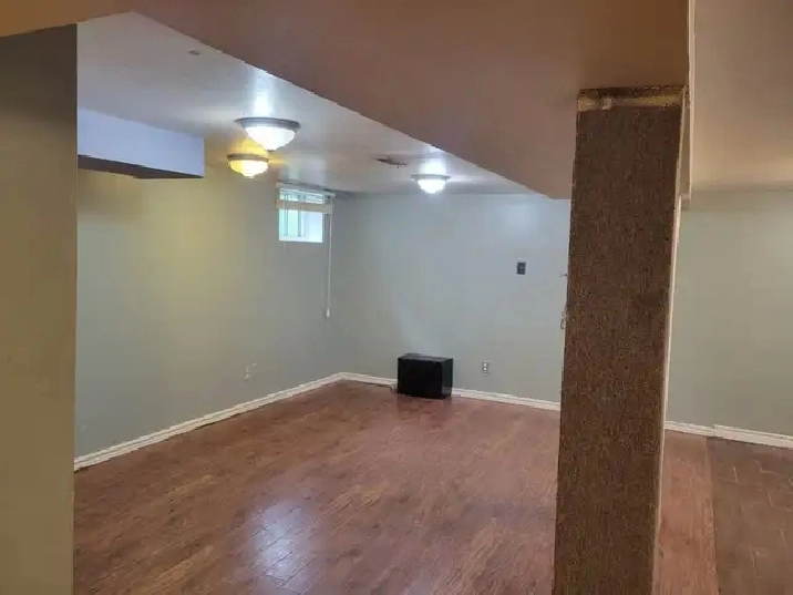 Large 2 ROOMS Basement Apt. Sep entrance and Laundry in City of Toronto,ON - Room Rentals & Roommates