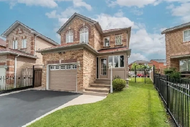 New Beautiful 3Br 4Bath Home, Mississauga (W11994112) Image# 1