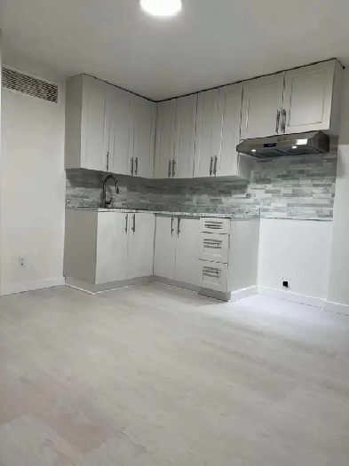 4 1/2 disponible Image# 1