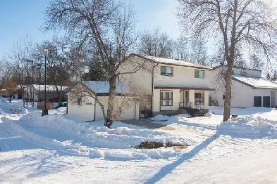 STEPS FROM WATWR -  HOME FOR SALE PINAWA