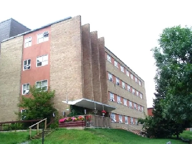 PARRY SOUND: THOMSON HEIGHTS APTS- Bachelor Suite for April 15! Image# 1