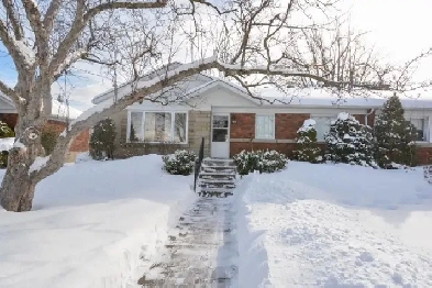 Maison à ville St-Laurent, Idéal pour famille, secteur recherché Image# 1