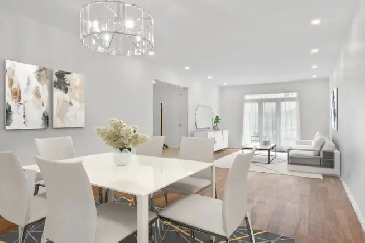 Sunning Executive Home with loads of updates in Tanglewood in Ottawa,ON - Houses for Sale