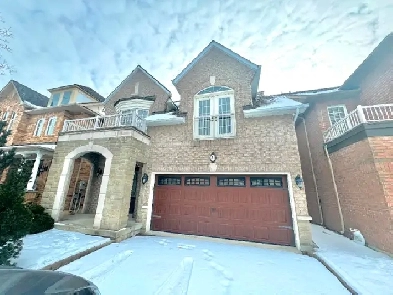 4 BED   3 BATH HOME IN THORNHILL Image# 1