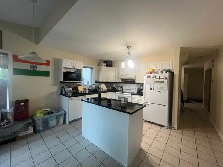 Looking for Roommate in Townhouse in Barrhaven in Ottawa,ON - Room Rentals & Roommates