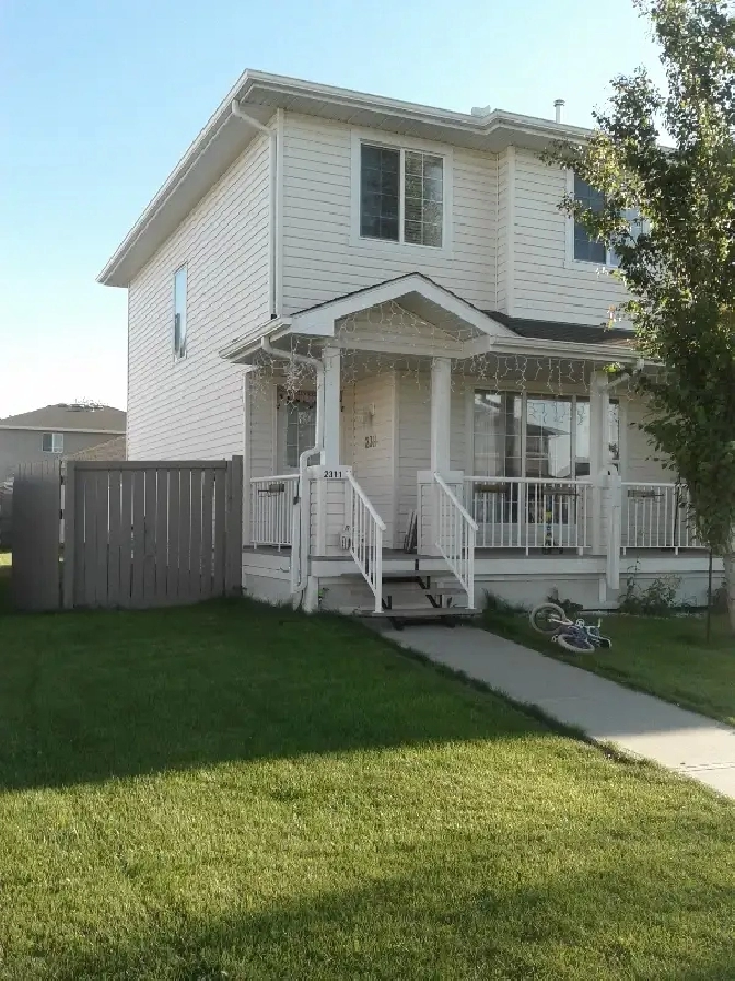 3-bedroom home for rent $1999/month Utilty| Immediately Move-i in Edmonton,AB - Apartments & Condos for Rent