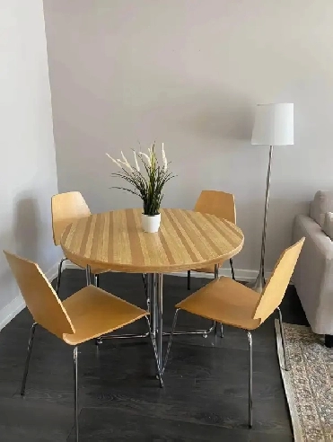 Beautiful And Vibrant Downtown Apartment Image# 1