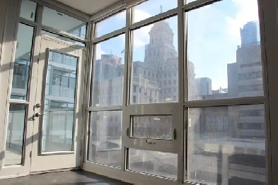 One Den Condo in Downtown Toronto | 818 Sqft | @210 Simcoe Image# 1