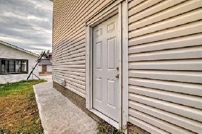 1 bed basement for rent in Castleridge Image# 1