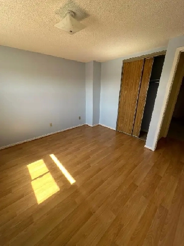 SPACIOUS ROOM FOR RENT - DON MILLS AND SHEPPARD - fairview mall Image# 2