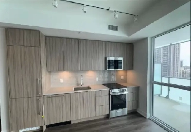 NEW Large Modern 2 Bed & 2 Bath Apart in Square One with parking Image# 1