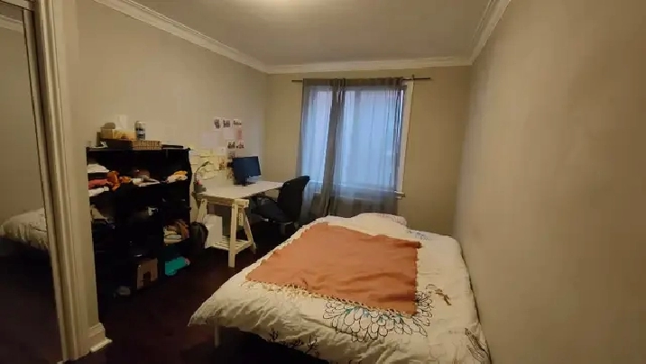 Spacious Room for Sublet – Forest Hill – $940/month in City of Toronto,ON - Room Rentals & Roommates