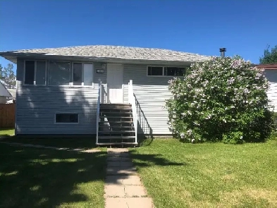 Recently RENOVATED Raised Bungalow in Mayfield For Sale!! Image# 1