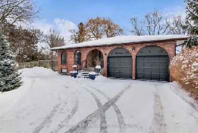 4 bed 3 bath house - Yonge & Centre Image# 1