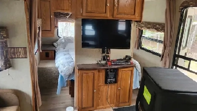 32 Foot Rockwood trailer Image# 1