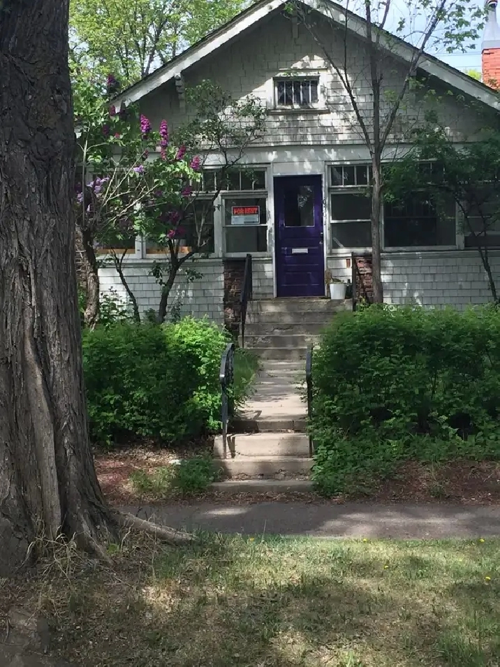 fantastic garneau bungalow 3 bedroom steps to U of A in Edmonton,AB - Apartments & Condos for Rent