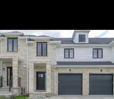 Room for rent in Brand New TownHouse (Girls) 3 Rooms Image# 1