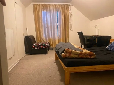 WiFi Included, Furnished room near UofA/LRT Image# 1