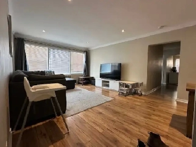 TWO BEDROOM APARTMENT WITH PARKING - CENTRAL LOCATION Image# 1