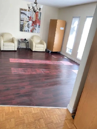 2 min walk to Southland Ctain /5 min Chinook/Walmart &Superstore