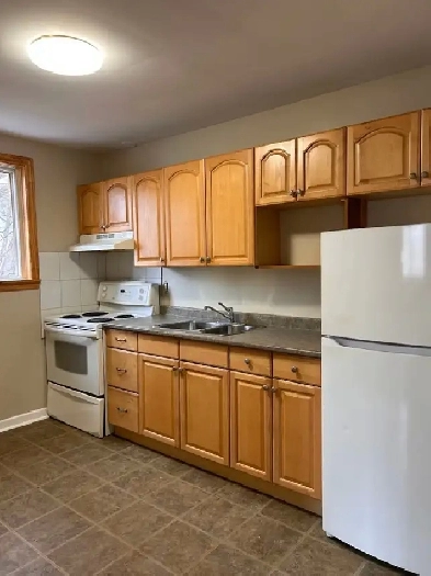 Main St Stouffville 2 bedroom apartment Image# 1