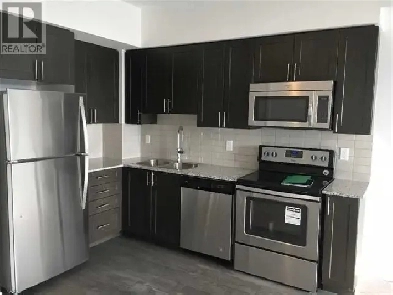 1   den, 2 bath, furnished condo for rent Bathurst and Centre Image# 1