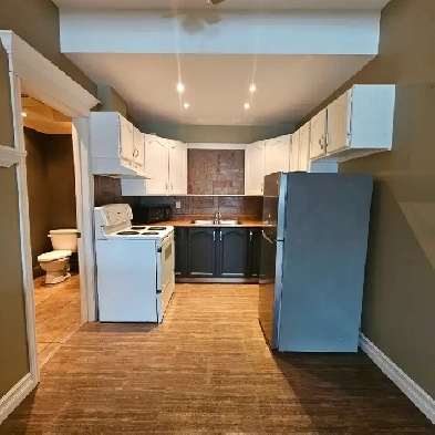 Bachelor apartment for rent in the heart of Bathurst Image# 2