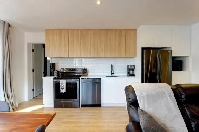 4 1/2 comme neuf à St-Jérôme - internet inclus - thermopompe Image# 1