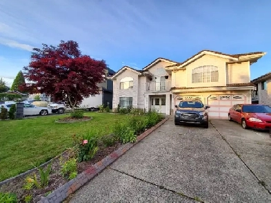 Custom built perfect family home in Bear Creek, Surrey Image# 3