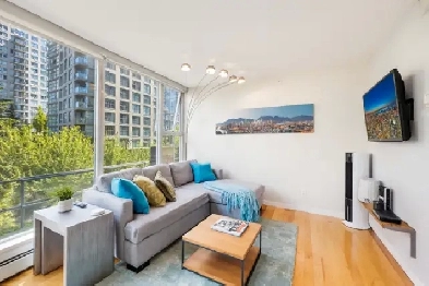 Fully furnished 1 BR and bath, heart of Yaletown Image# 1