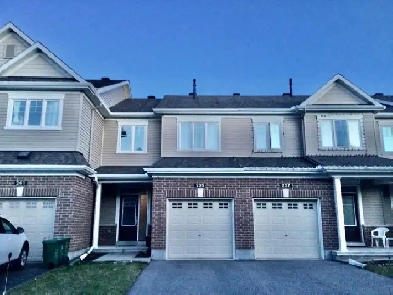 2 Story 3 Bed 2.5 BathTownhouse for Rent in Barrhaven Image# 1