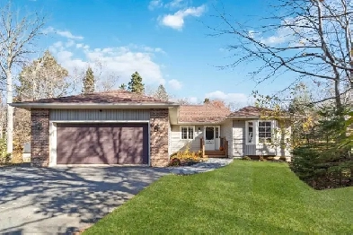 Montague Estates - Updated bungalow, Pool, Privacy & much more! Image# 2
